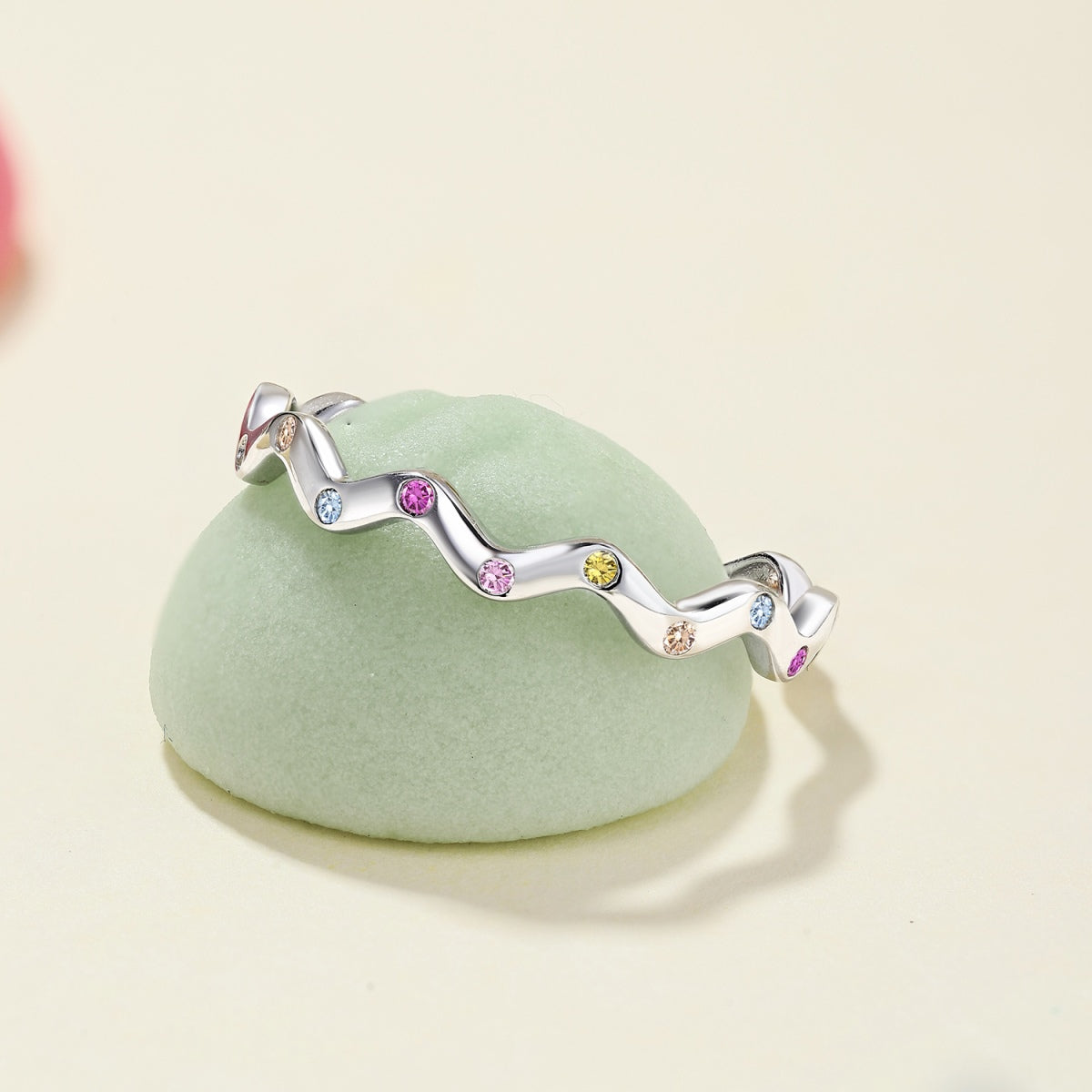 [Bloom]Anel Diário Redondo Vibrante Ornado em Corte