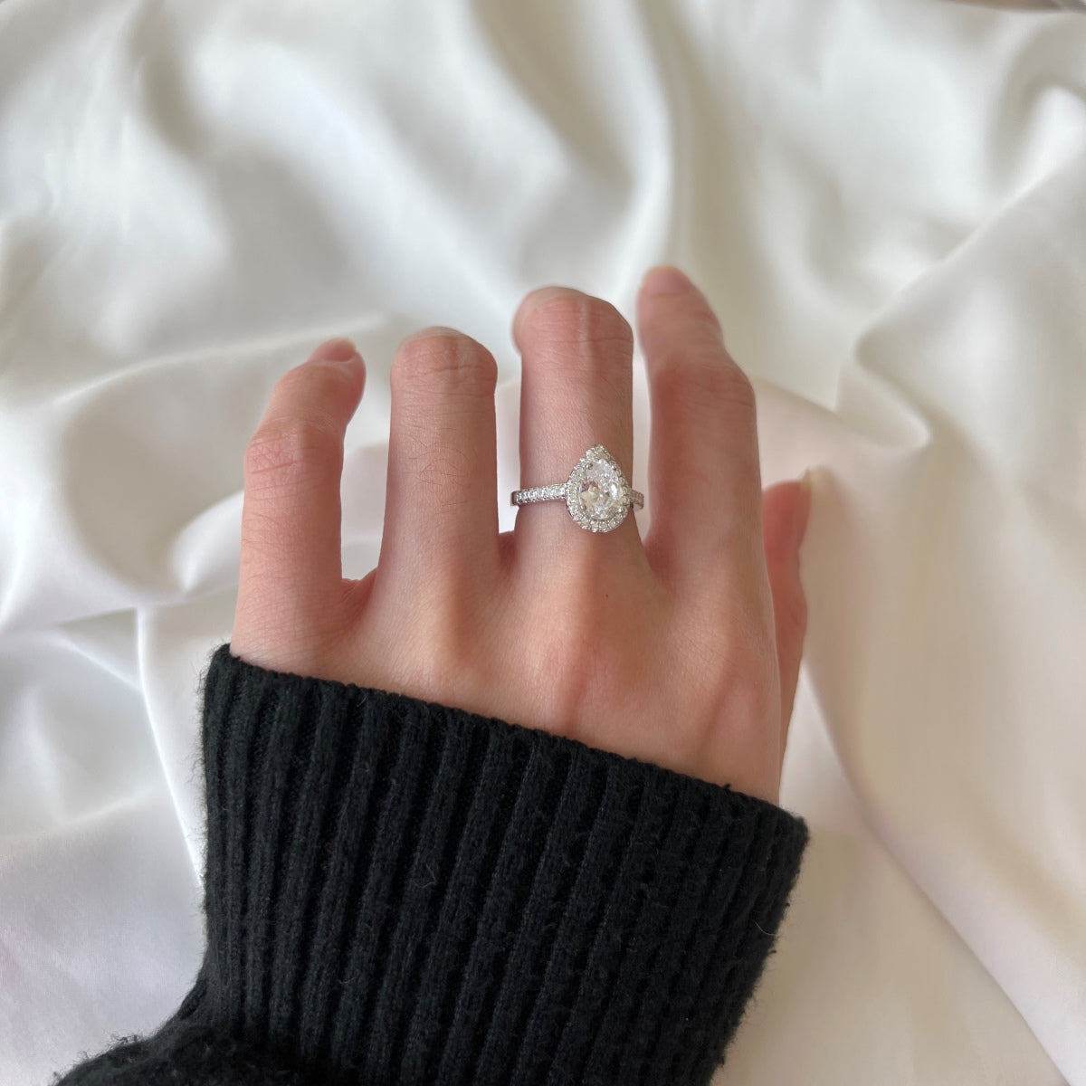 [Bloom] Anel de Casamento Luxuoso em Forma de Gota de Água com 1.0 Quilate