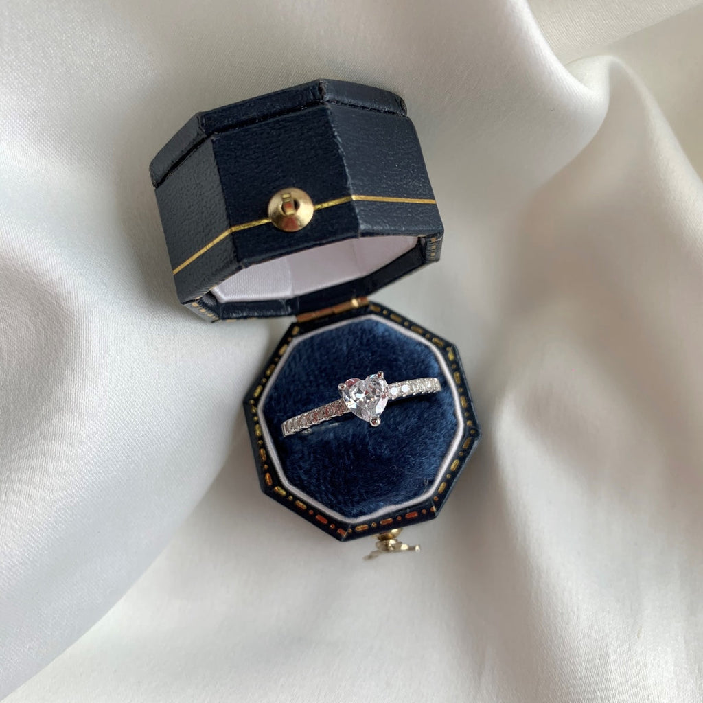 [Bloom] Anel de Coração Charmoso de 0.5 Quilate CaratEternity