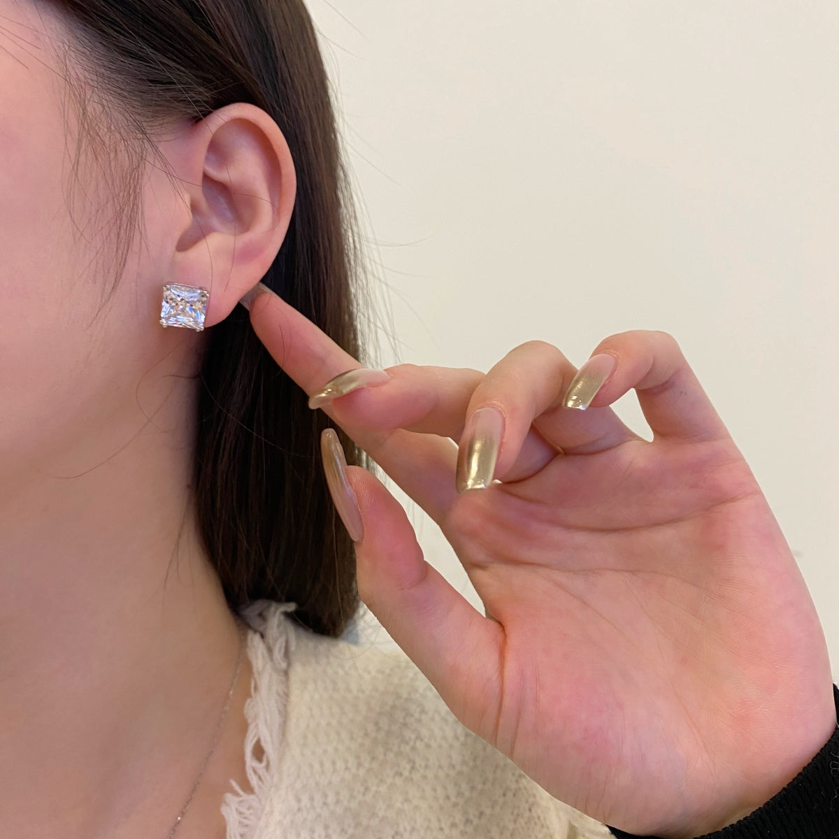 [Bloom] Brincos Delicados em Forma Quadrada