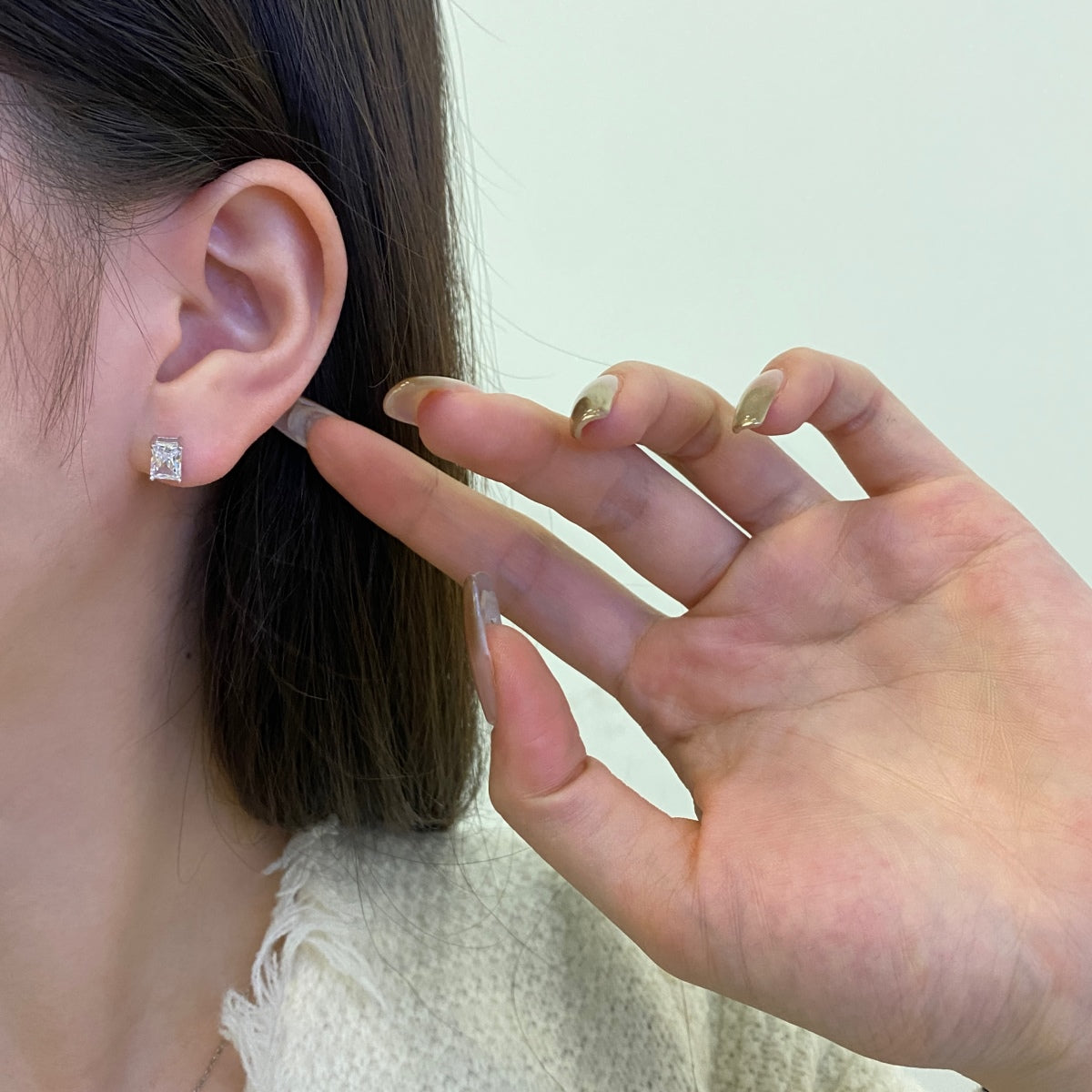 [Bloom] Brincos Estilosos de Pedra Central Retangular Brilhante