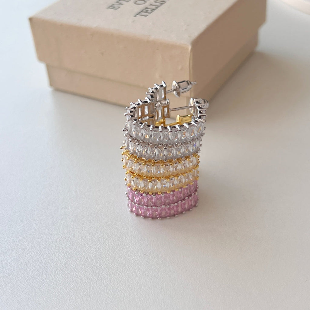 [Bloom] Brincos Corte de Coração Radiante