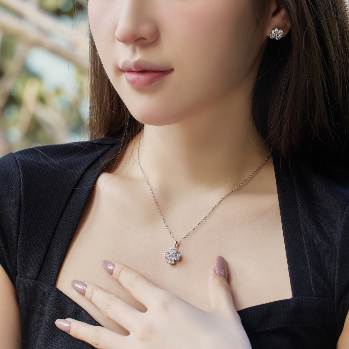 [Bloom]Colar de Pérola em Forma de Coração com Trevo de Quatro Folhas