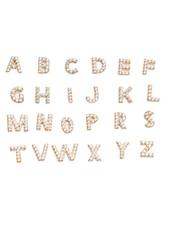 Mikhaela | Brincos Letra em Ouro 18k