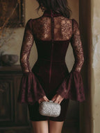 Vestido Mini Bodycon de Veludo e Renda em Borgonha