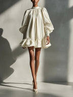 Vestido Mini de Renda com Mangas Bufantes em Seda Beje