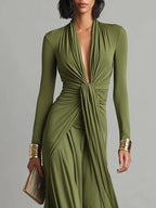 Vestido Maxi Glamouroso Verde Oliva com Decote em V Profundo e Pregas
