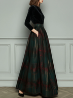 Vestido Maxi de Veludo Verde Xadrez com Decote em V Preto