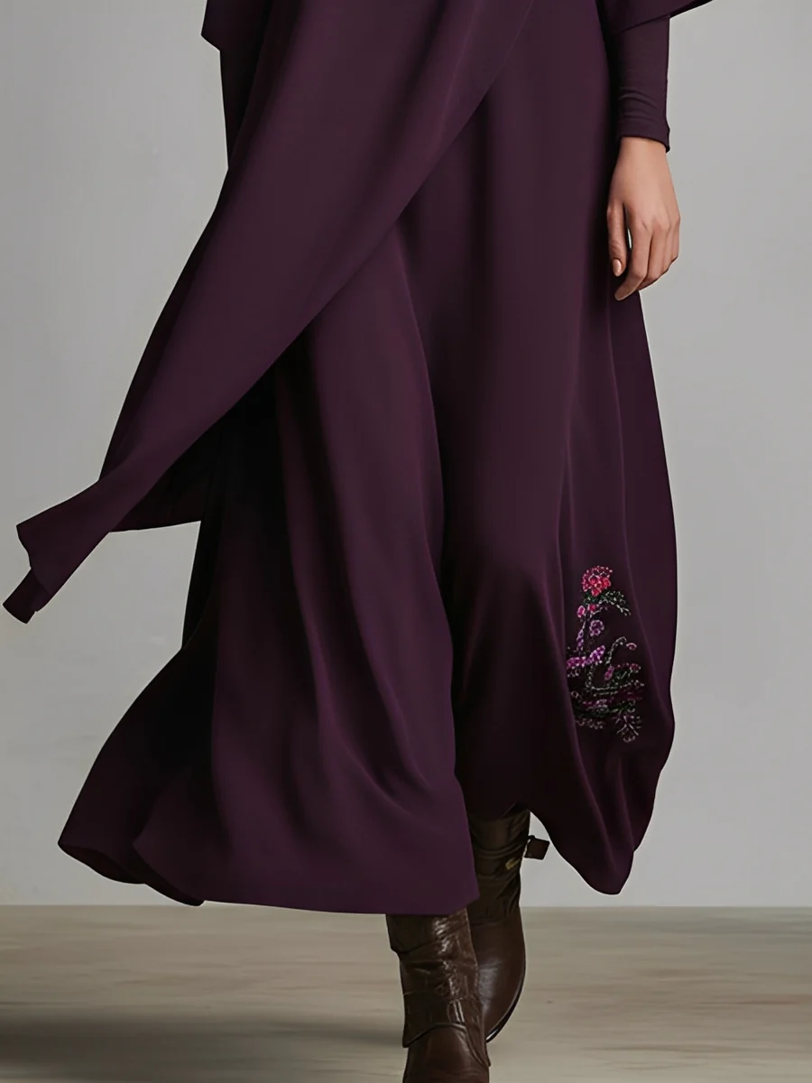 Vestido Maxi Plissado Assimétrico Bordado de Gola Alta Roxo Escuro