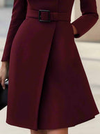 Vestido Midi A-line de Gola Alta e Cinto Elegante (com cinto)