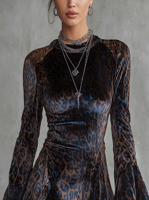 Vestido Mini de Veludo com Estampa de Leopardo Azul