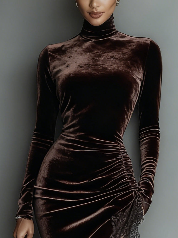 Vestido Maxi Fitted de Veludo Chocolate com Bainha Irregular e Renda