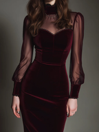 Vestido Midi Lápis em Malha de Veludo Bordeaux com Decote Coração