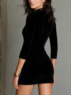 Vestido Mini Ajustado de Veludo Minimalista com Decote em V e Manga Três Quartos