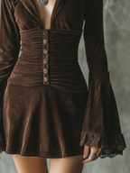Vestido Mini Plissado de Veludo Castanho Escuro com Botões e Mangas de Renda em Sino