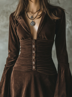 Vestido Mini Plissado de Veludo Castanho Escuro com Botões e Mangas de Renda em Sino