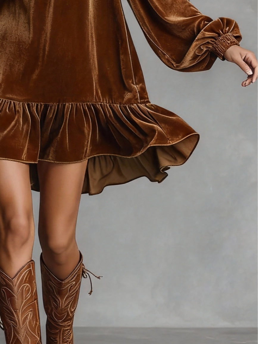 Vestido Mini de Veludo Solto Castanho com Decote em Laço