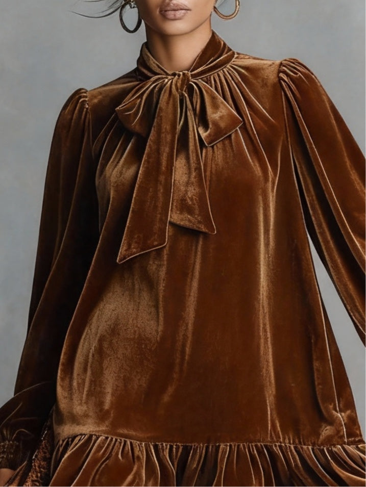 Vestido Mini de Veludo Solto Castanho com Decote em Laço
