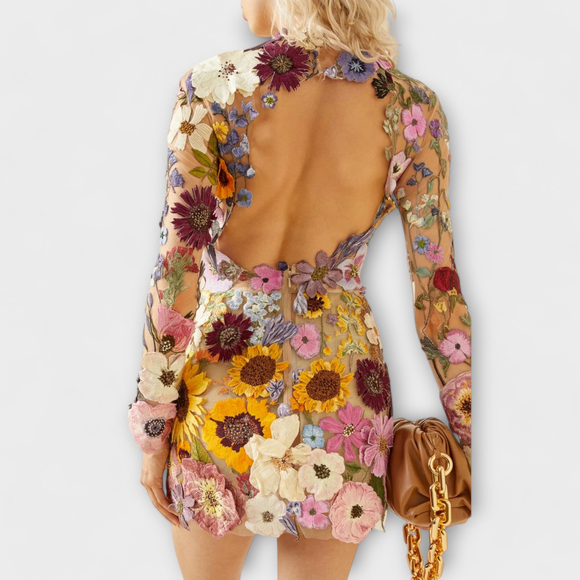 Dolores | Vestido com padrão de flores em 3D